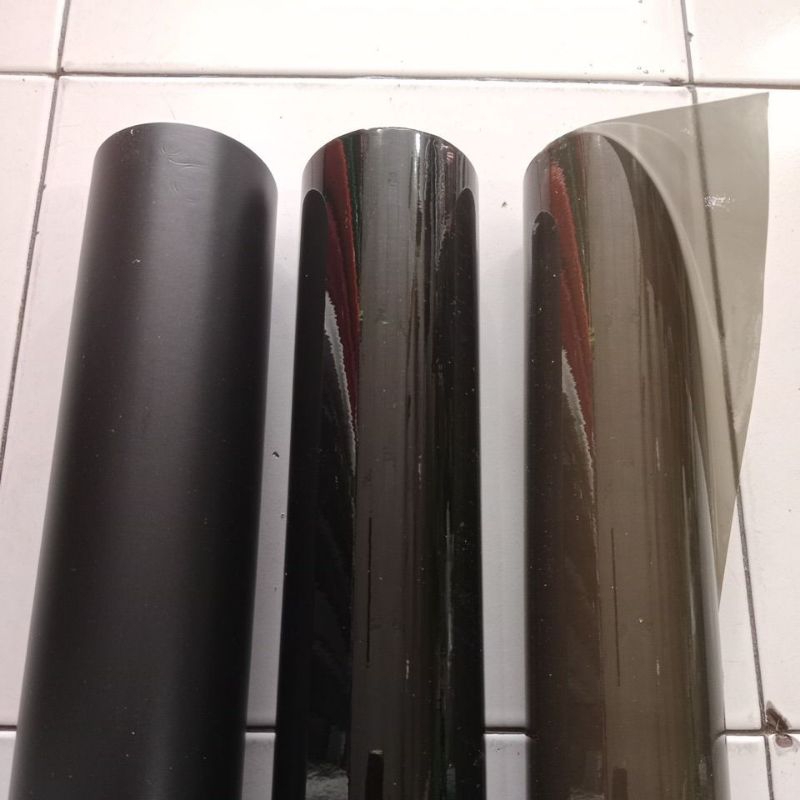 Stiker hitam doff,hitam glosi, hitam transparan.Skotlet