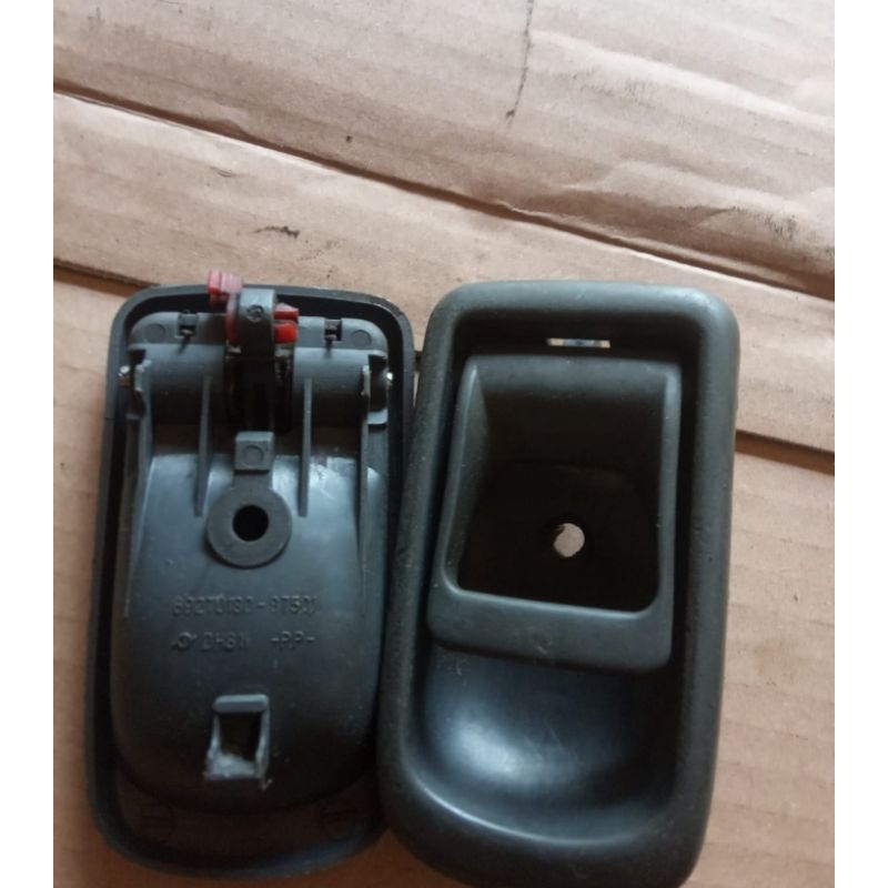 handle bagian dalam  depan kiri kanan daihatsu zebra 10/zebra van