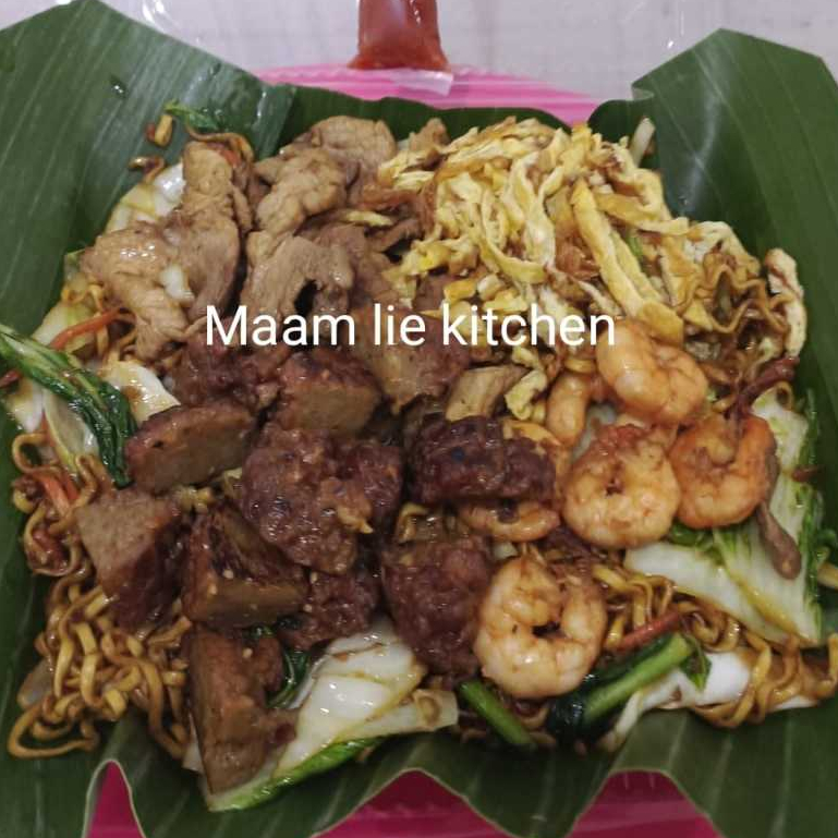 

Mie Kuning Ultah / Mien Sien / Mie Ulang Tahun Khas Kalimantan