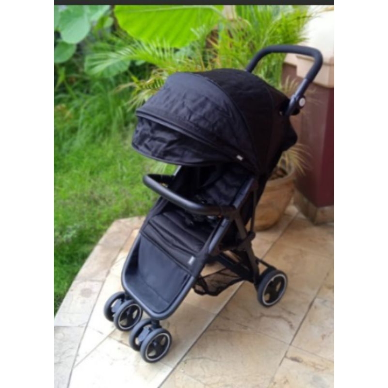 Sewa Stroller Mamas Papas Acro