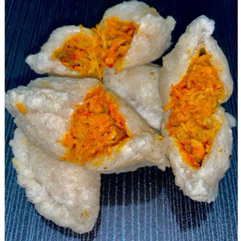

cireng ayam suwir pedas kemasan vacuum isi 8