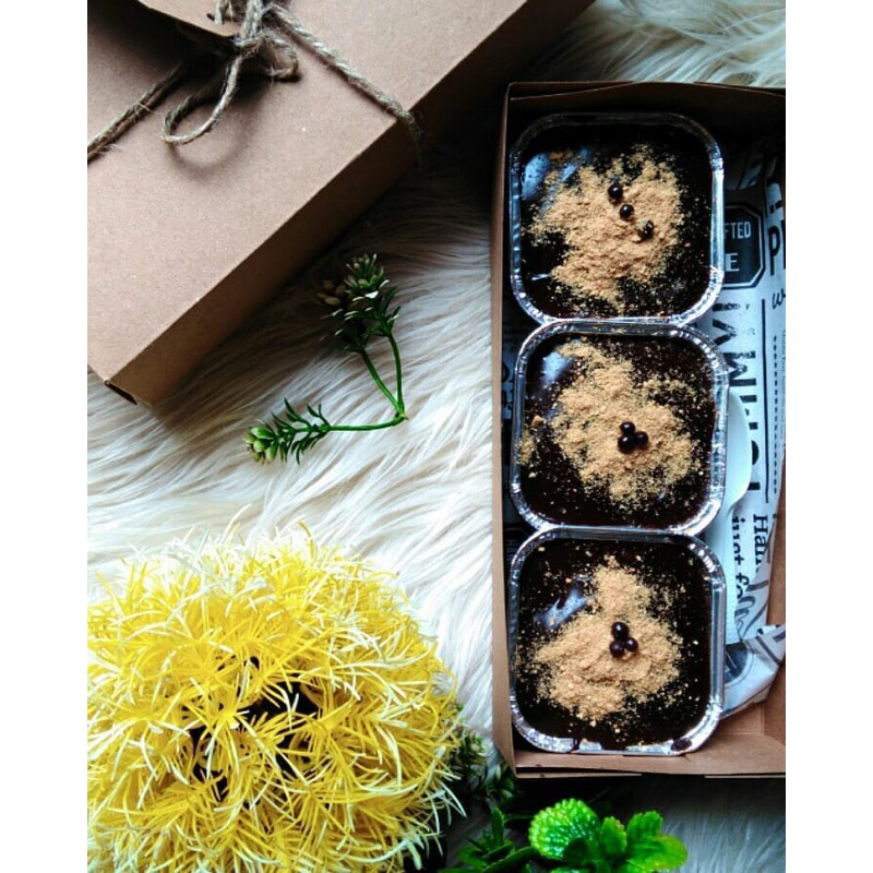 

brownies Lumer isi 3 plus sendok