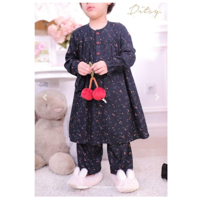 LITTLE STRAWBERRY PAJAMAS DITSY