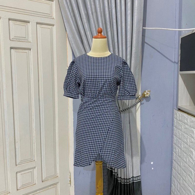PUFFY PLAID DRESS