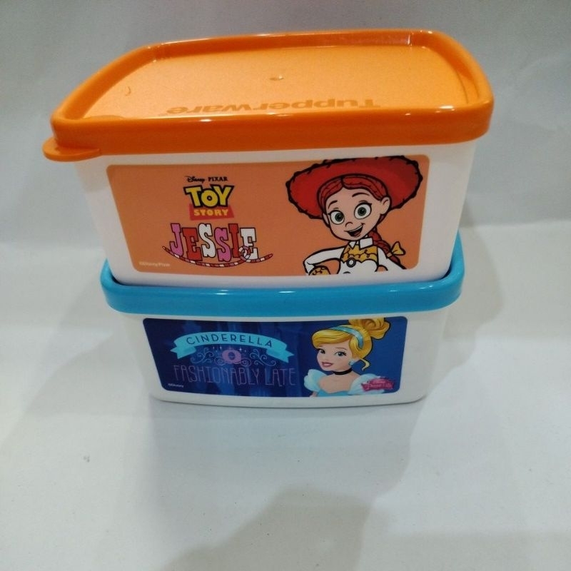 kotak makan kecil tupperware