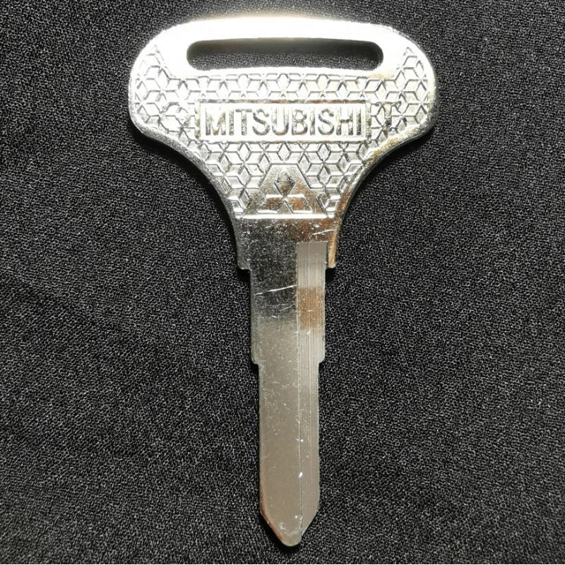 Bahan kunci Mitsubishi colt diesel 120 125 fe engkel kontak set magnet keyblank sparepart motor mobi