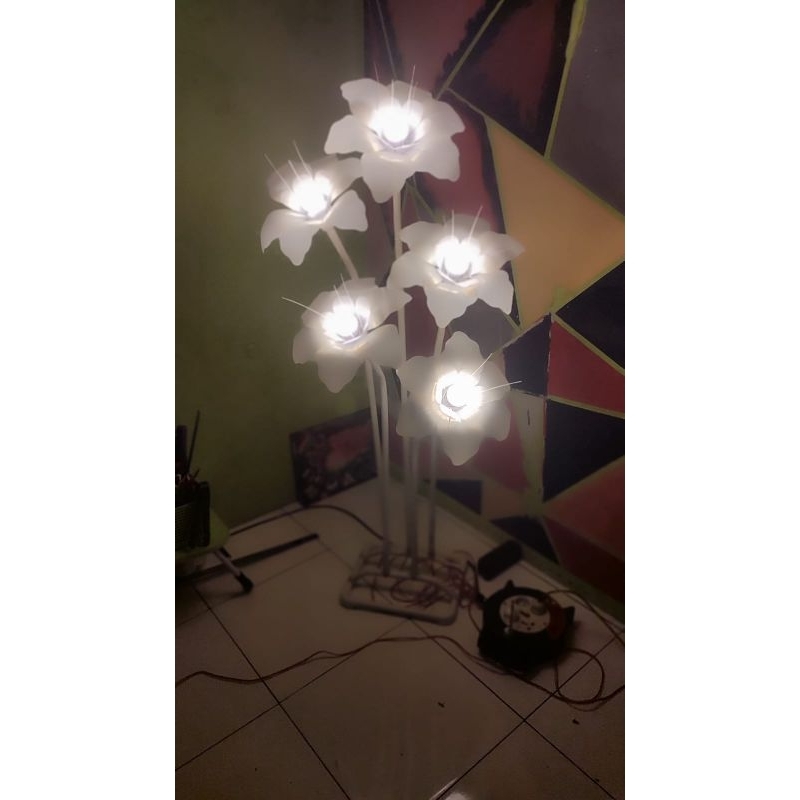Set standing bunga lampu kelopak rakitan