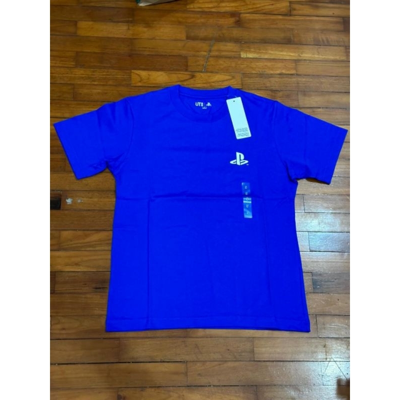 Kaos UNIQLO x PLAYSTATION. Original. Size S. Biru. Baru dan Lengkap Tag