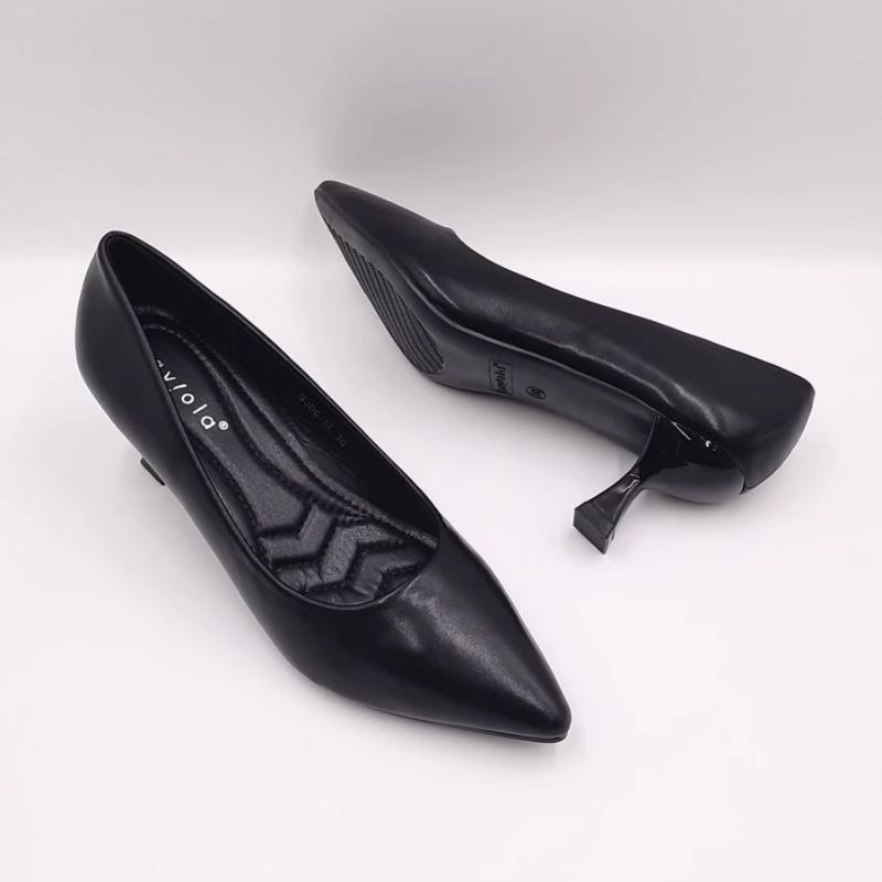 PRELOVED Heels Kerja / Sepatu Kerja / Sepatu Tinggi / High Heels by Laviola