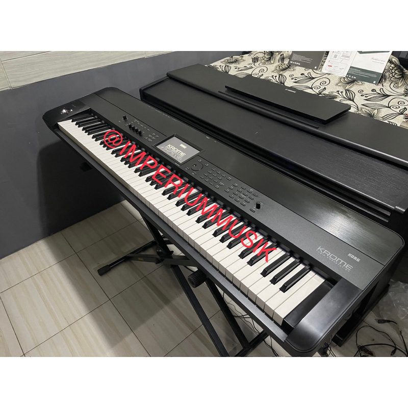 KEYBOARD SYNTHESIZER KORG KROME 88 (Baca deskripsi di bawah)