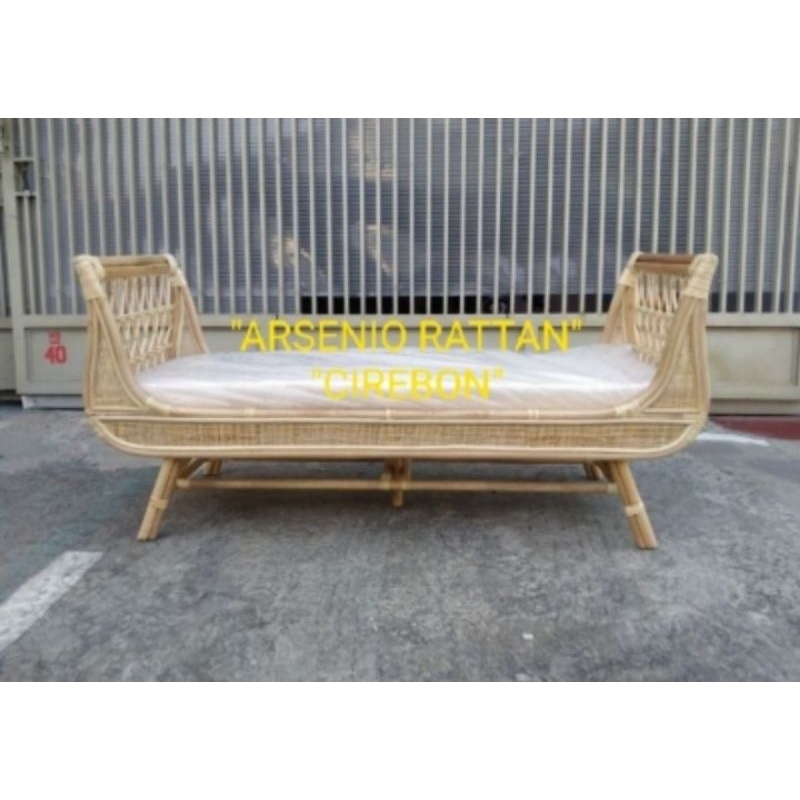 Pesanan 3 Sofa Bench 1 Meja Bulat 75 Cm 1 Sofa 150 Cm Dan 2 Meja Bulat 100 Cm