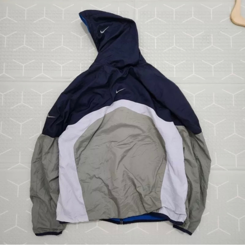 nike swoosh center colourblock reversible jacket