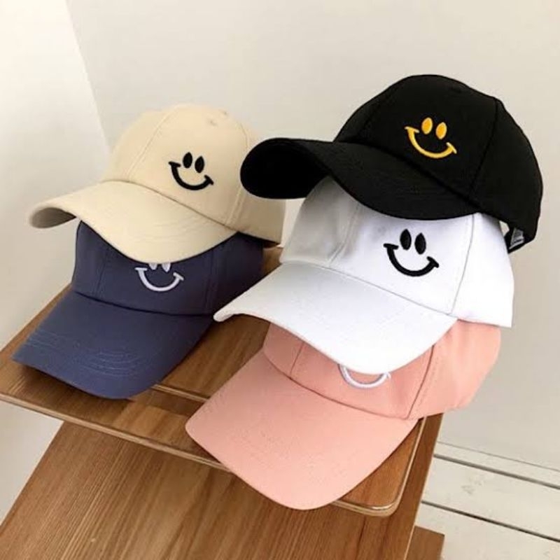 PROMO TOPI KEREN  BANGET PRIA WANITA TOPI KEKINIAN TOPI HITAM PUTIH TOPI KEREN