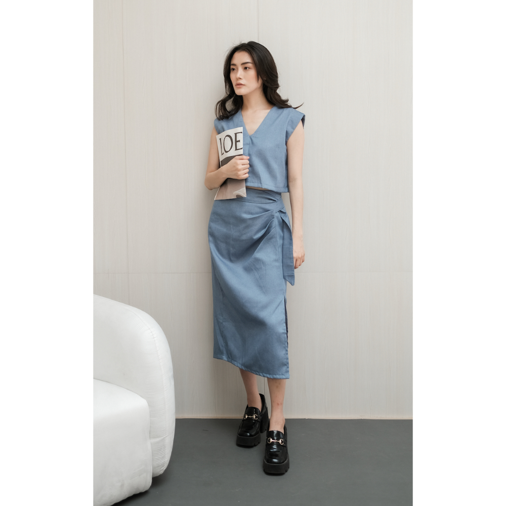 Yuri Set - One Set - Setelan Wanita - Atasan Crop Lengan Pendek dan Rok