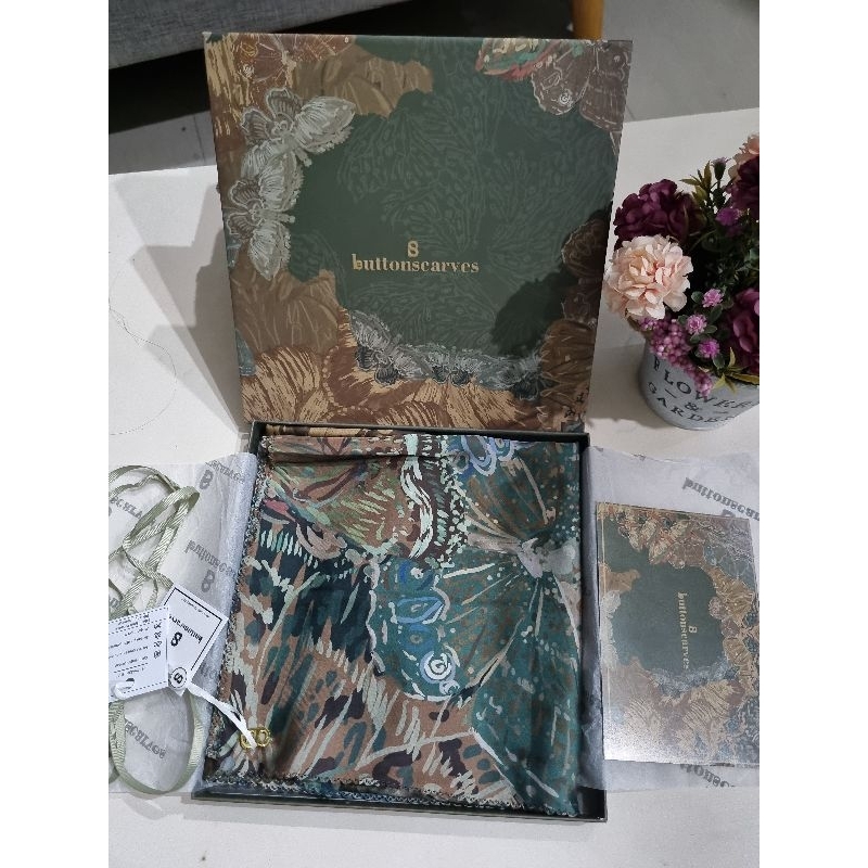 Buttonscarves The Farsha Satin Square - Jungle (New)