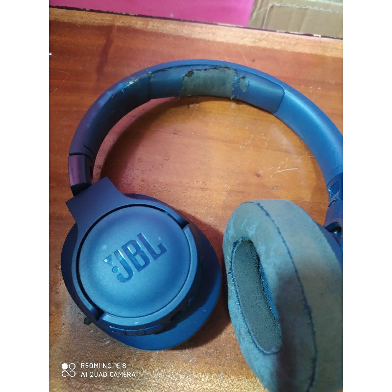 JBL Tune 750BTNC Headphone Over-Ear dengan ANC dan Tahan Keringat