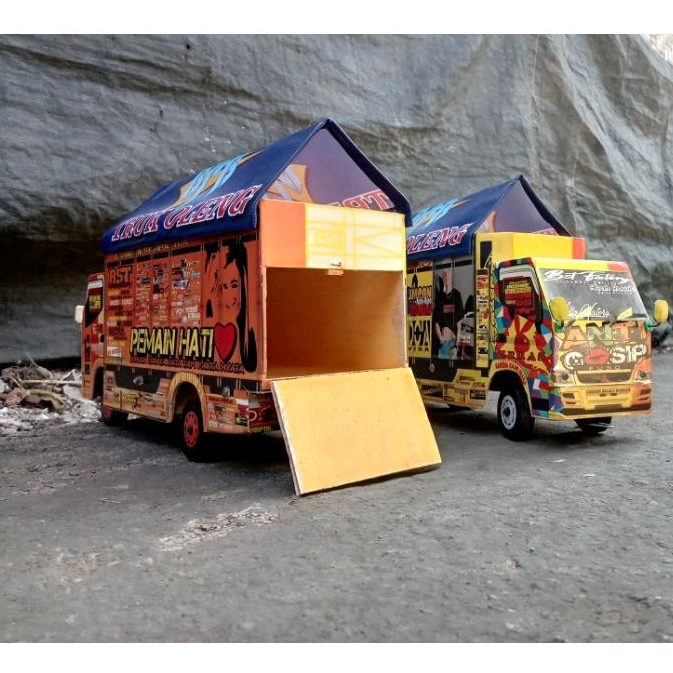 Mainan miniatur truk oleng anti gosip