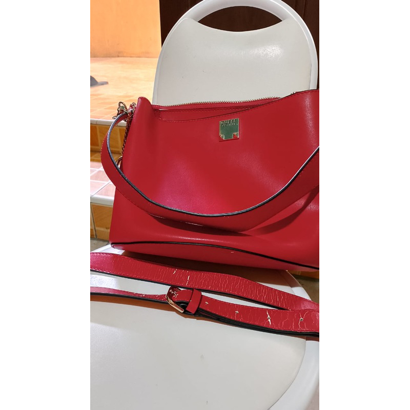 Tas Selempang GUESS ORIGINAL warna merah (nego)