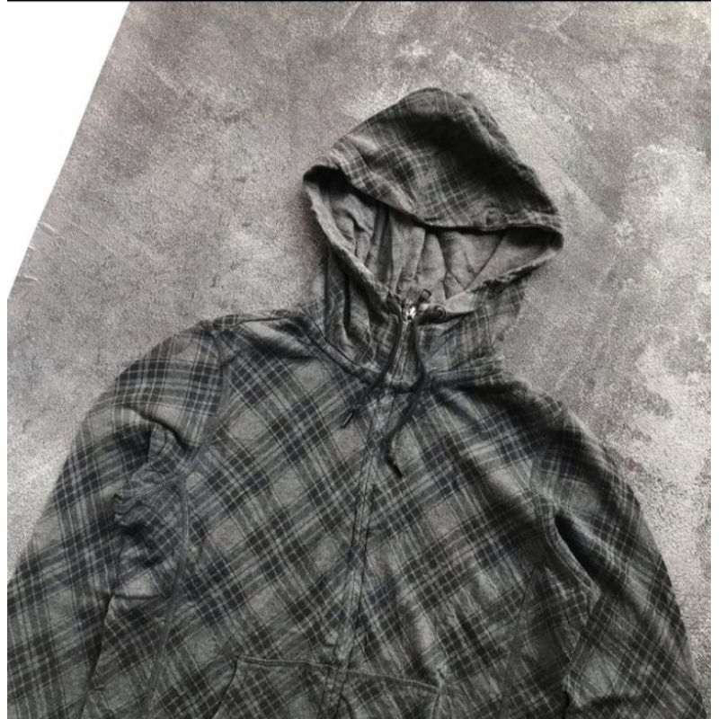 ZIP HOODIE UNIQLO MOTIF