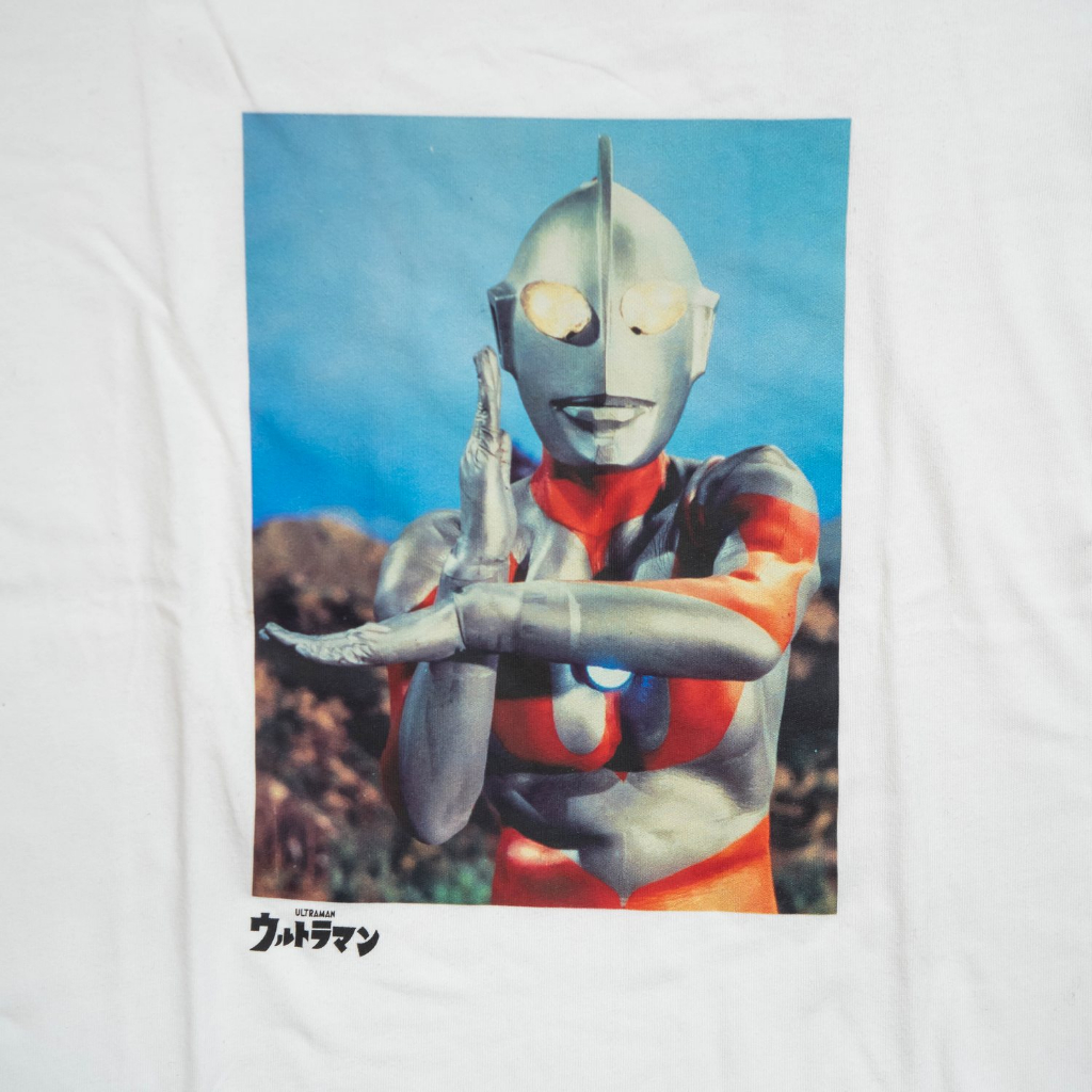 T-Shirt Kaos UNIQLO x ULTRAMAN