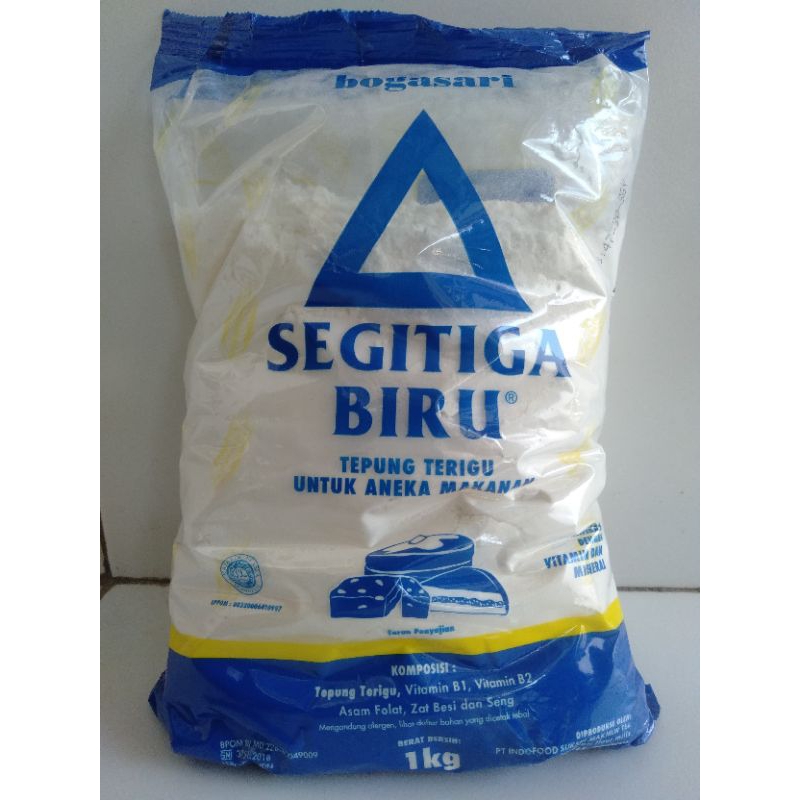 

tepunng terigu segitiga biru 1kg