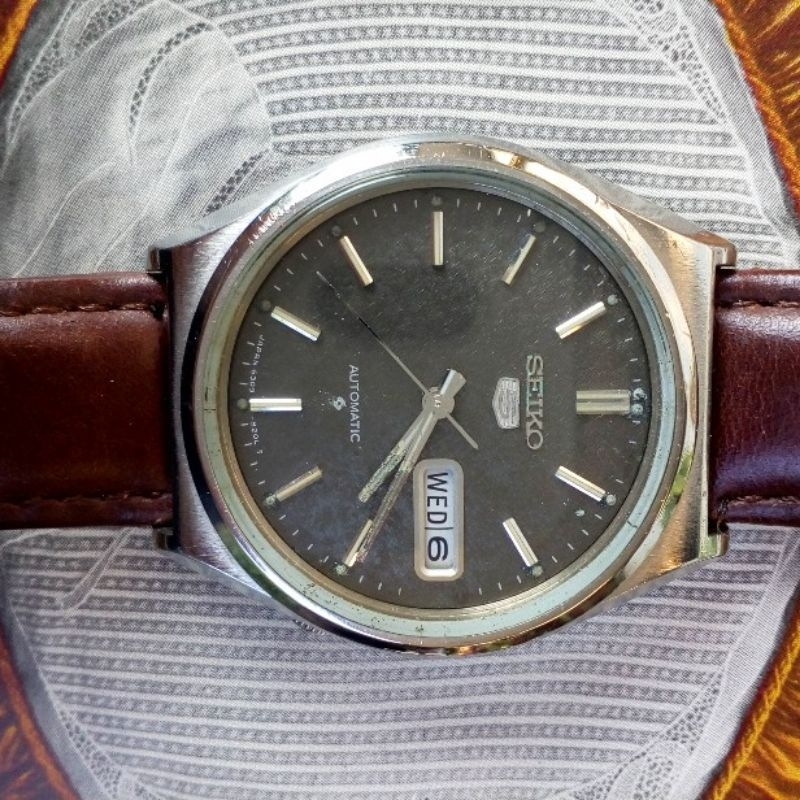 Jam tangan Seiko 5 caliber 6309 dial coklat unik jam vintage bekas.