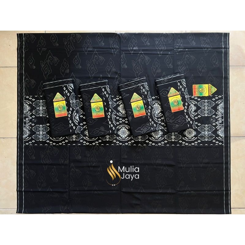 SARUNG SAMARINDA PAPUA MAS KEMBANG KHUSUS HITAM SARUNG SAMARINDA JUMBO KWALITAS ORIGINAL 100%. GROSI