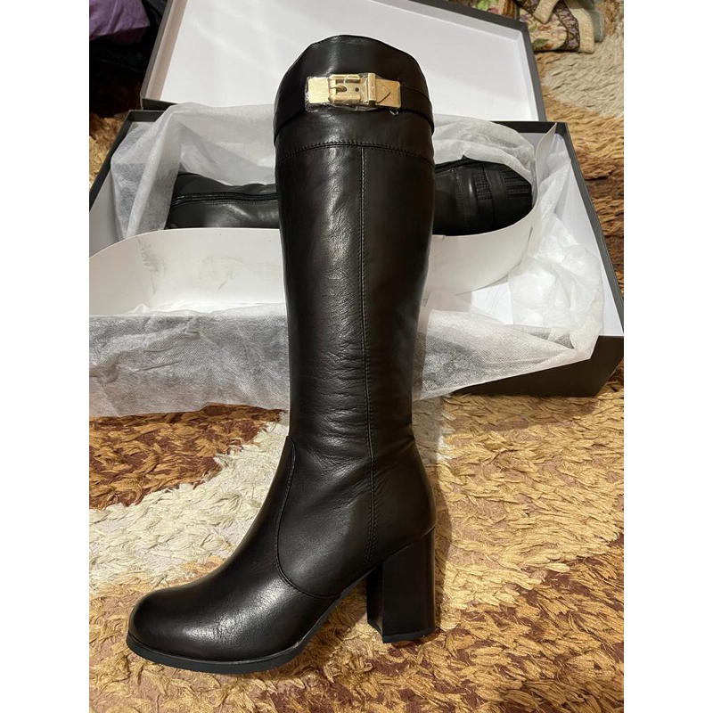 preloved sepatu boot / boot kulit wanita / boot  wanita - Stacato boot