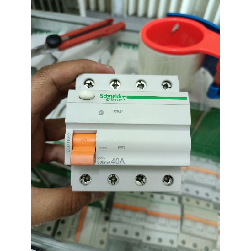ELCB SCHNEIDER DOMAE 4P 40A 300mA
