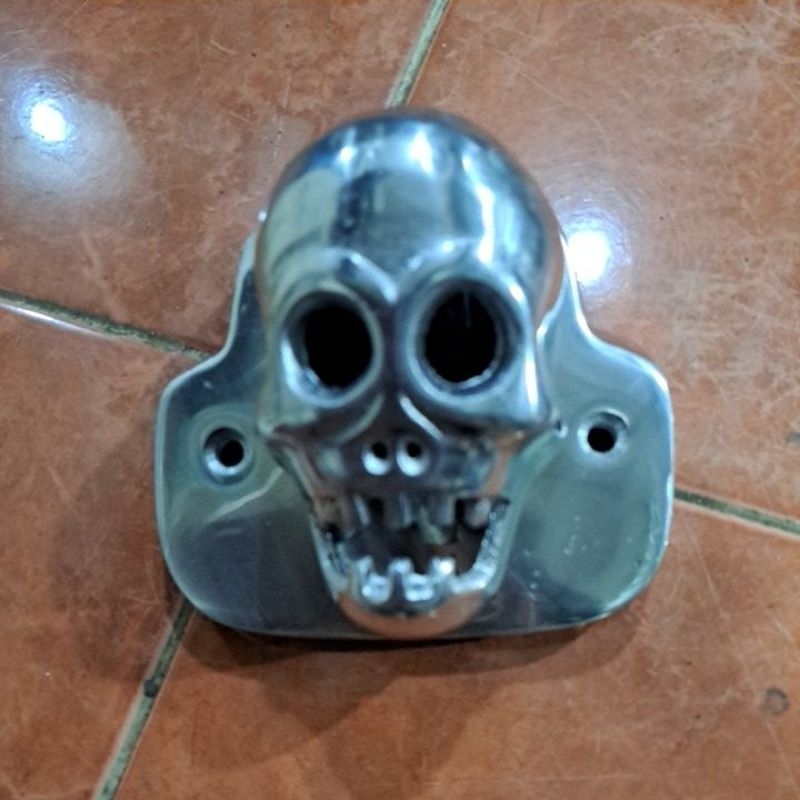 LAMPU BELAKANG STOPLAMP VESPA TENGKORAK