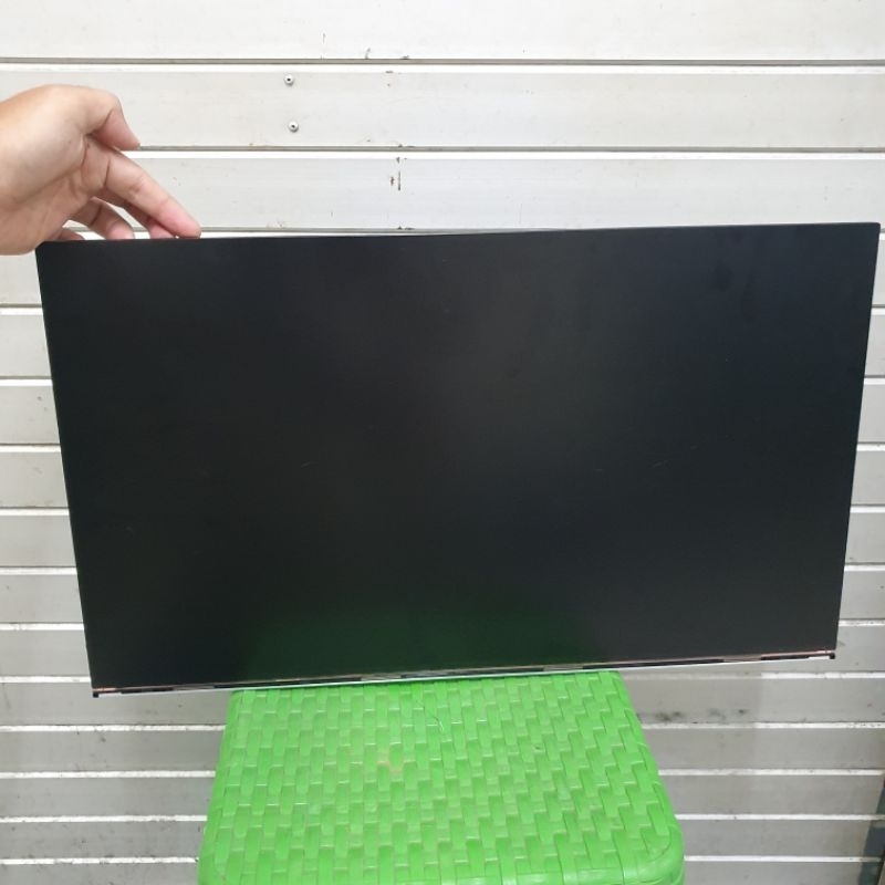 LCD all in one pc Lenovo ideacentre A340-24IWL cacat bercak hitam