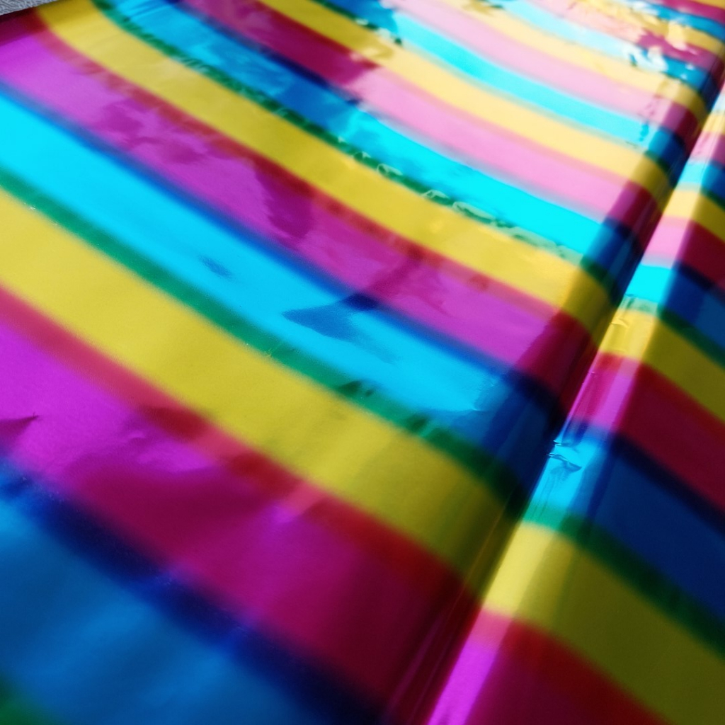 

Plastik Kado Pelangi 8 Lembar - Kurleb 70x80cm