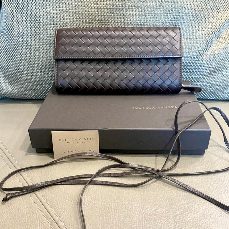 BOTTEGA VENETA  Flap Long Wallet in Intrecciato Leather - Unisex