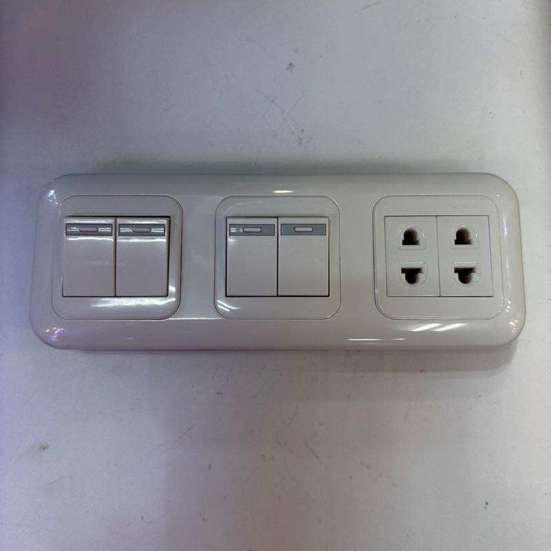 saklar tombol 4 dan stop kontak universal 3 gang panasonic