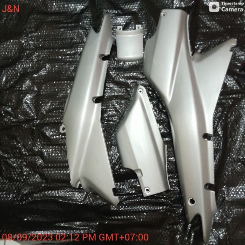 Body supra x lama warna silver supra bapak supra x supra body belakang