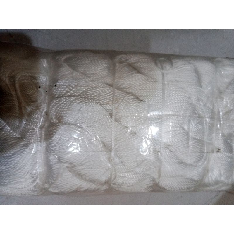 benang nilon  d.21 kuat bgus kebutuhan nelyan layangan bguan...