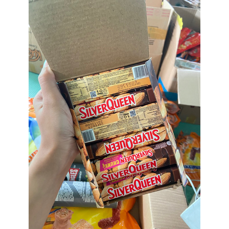 

SILVERQUEEN Chubcky with almond