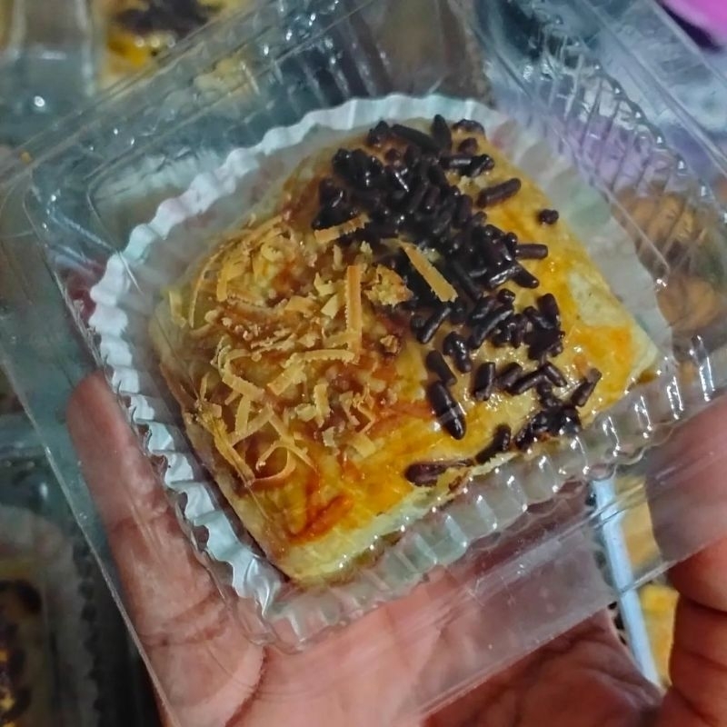 

Bolen Pisang Coklat Keju isi 8