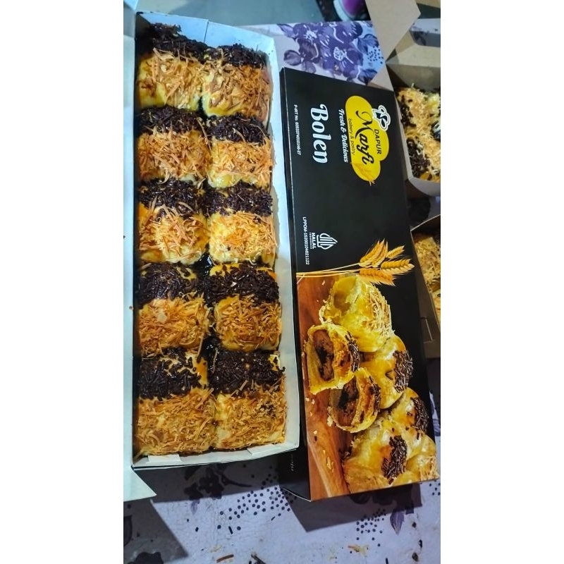 

Bolen Pisang Coklat Keju isi 6
