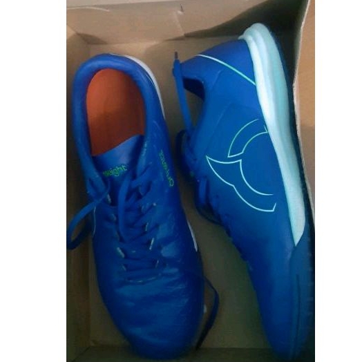 Sepatu futsal ortus forte orochi size 41