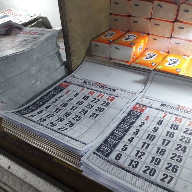 

Kalender dinding Kecil tahun 2025