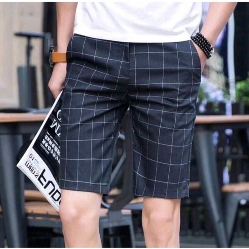 CELANA PENDEK TARTAN KOTAK UFC GYM PANTAI