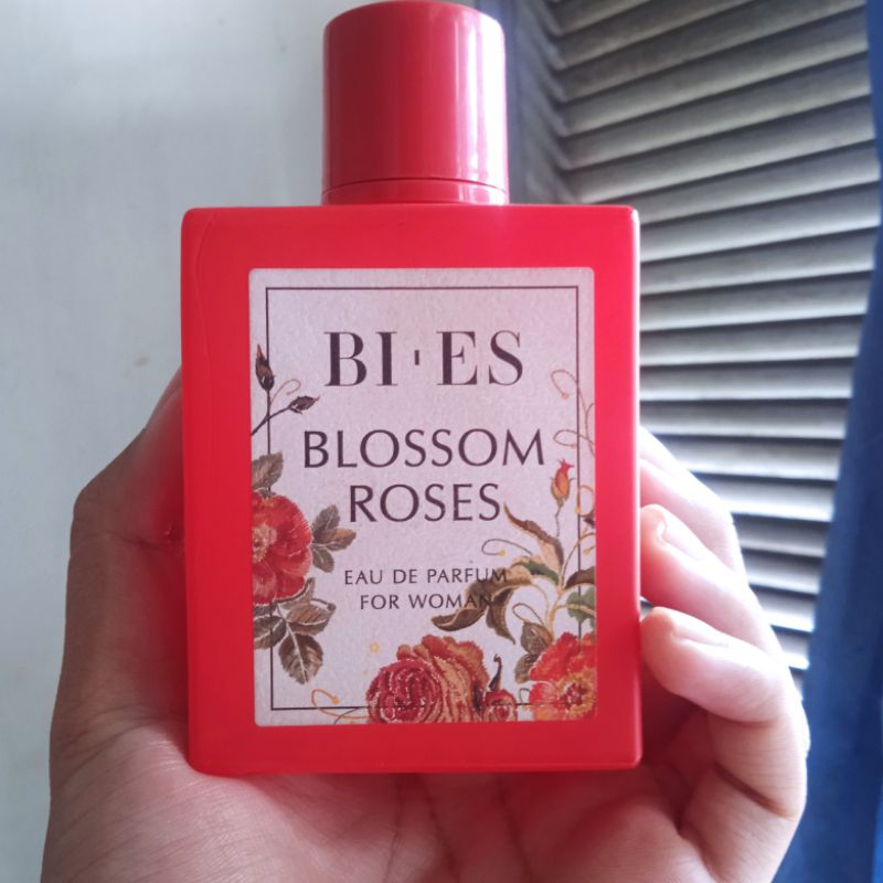 BiEs Blossom Roses (Preloved)