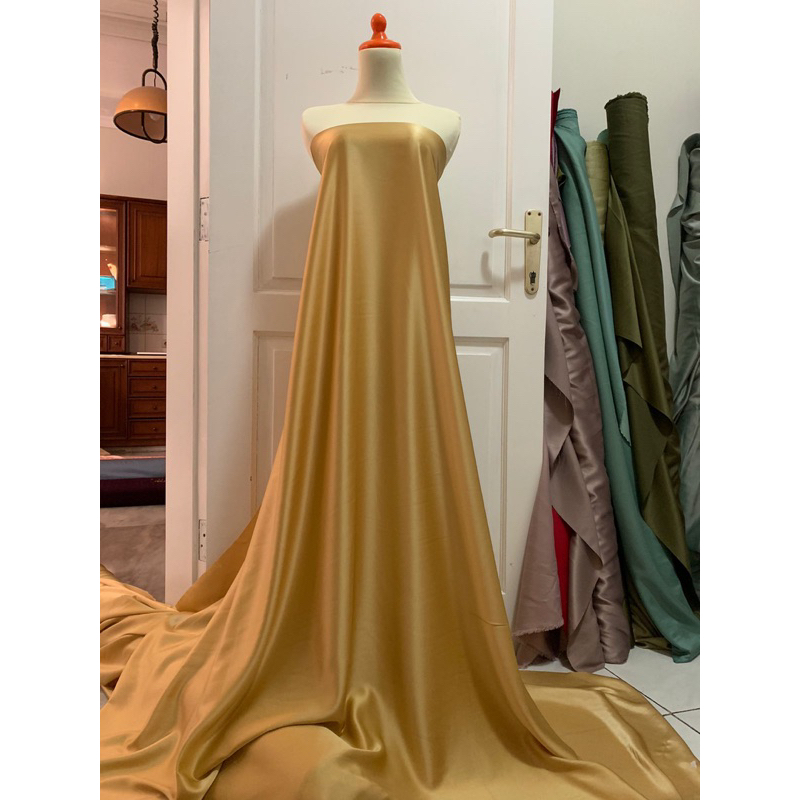 Bahan Kain Satin Silk Maxmaara Maksmara Furing Licin Adem Warna Gold Emas