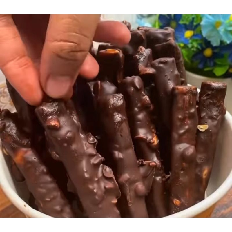 

pangsit coklat kacang