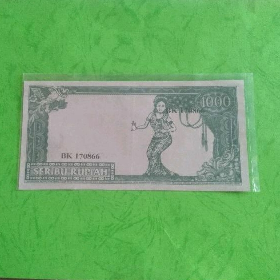 Uang kuno Soekarno 1000 Hijau bisa Menggulung 1 Penari