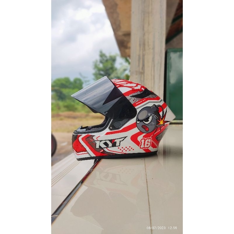 KYT TT Course Super Mario bekas mulus