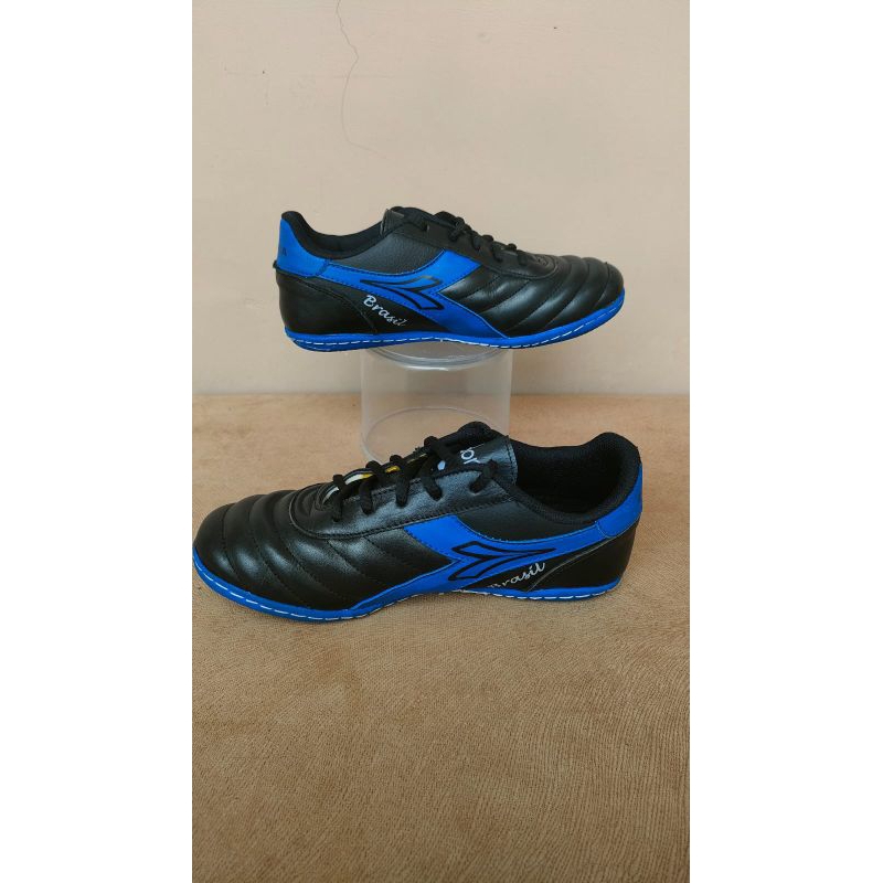sepatu futsal anak bahan kulit sapi