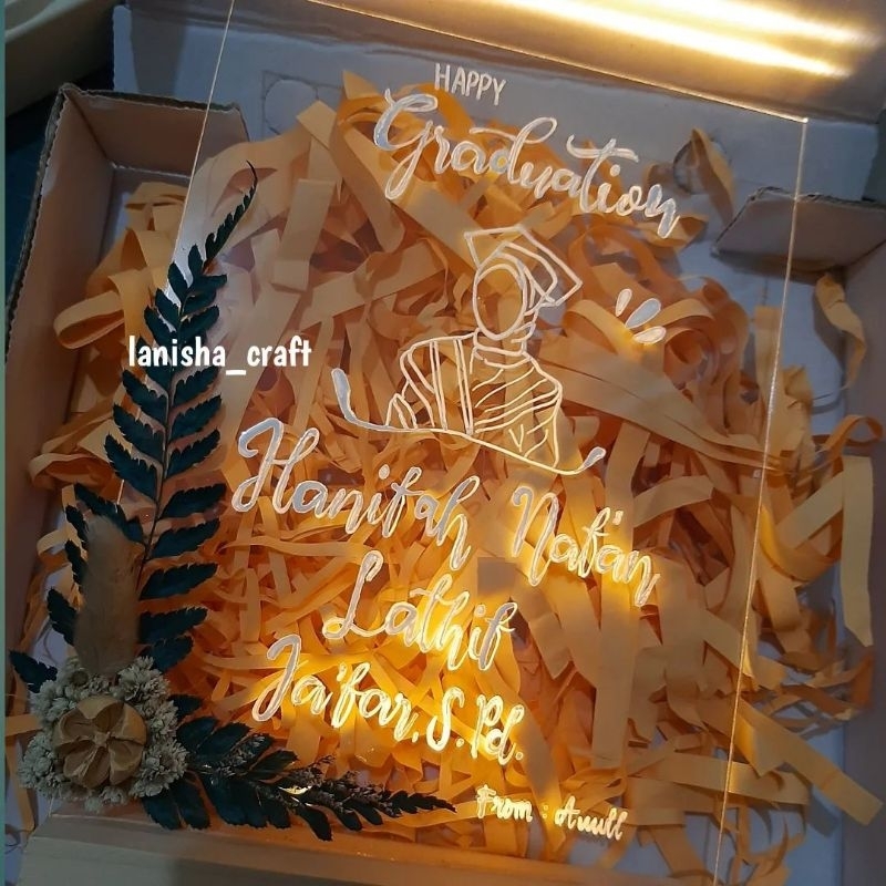 

Hampers custom| Hampers wisuda| Kado wisuda | Kado nikah