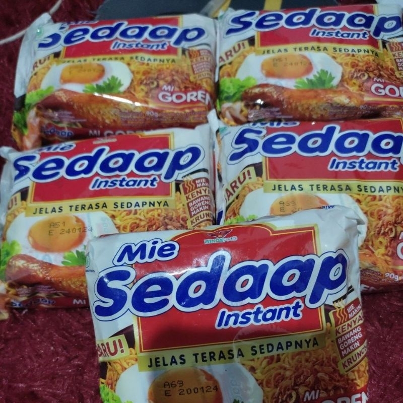 

5 mie instan sedaap goreng